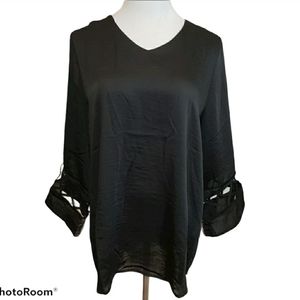 Chico's V-Neck Tunic w/Open Lattice Sleeve Detail - Size Medium